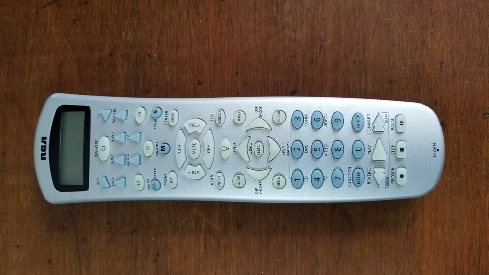 RCA Universal Remote Control with Display RC811-A 3329 TESTED