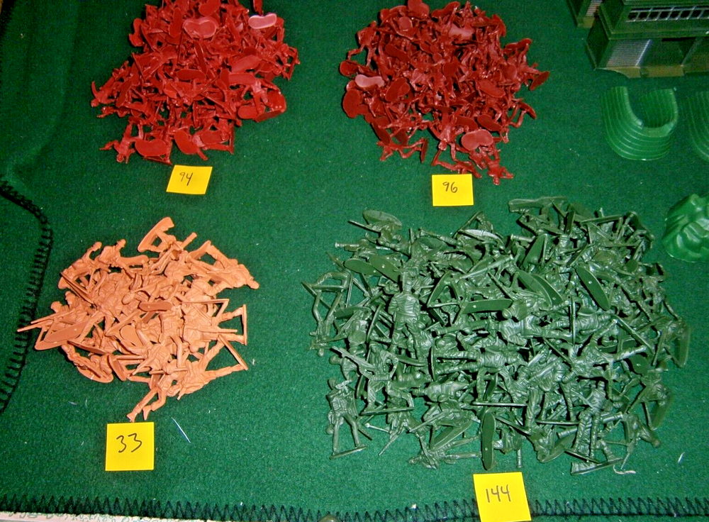 Large 420+ piece toy soldier playset **NEW**