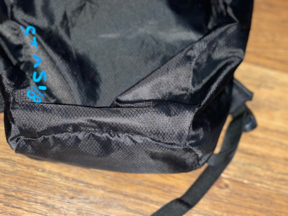 KLYMIT STASH 18 Daypack Backpack Black Blue Air Frame