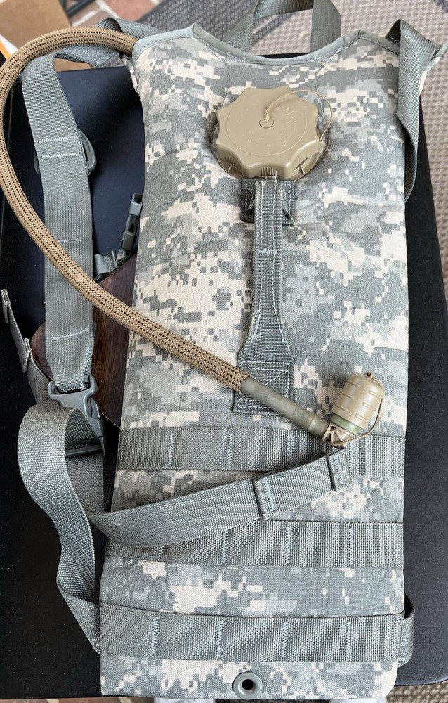 US Army MOLLE II Hydration System Carrier Bladder