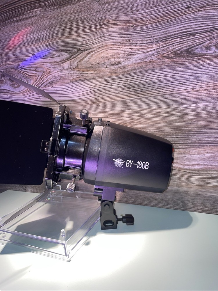 studio spotlight equipped with barn doors Great Find Get It Now Won’t Last!!!!!