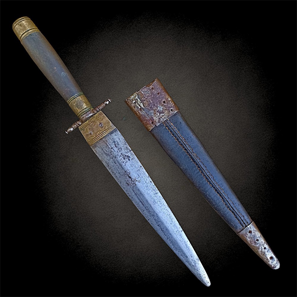 18th - 19th Century Spanish Dagger w Scabbard