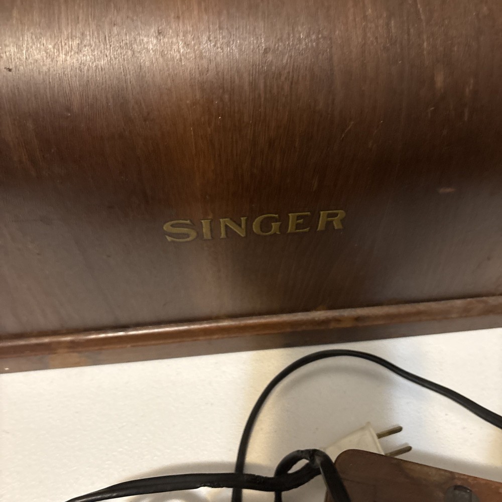 SINGER EG054349 PORTABLE SEWING MACHINE