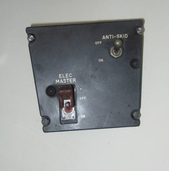 AIRCRAFT COCKPIT PANEL WITH SWITCHES