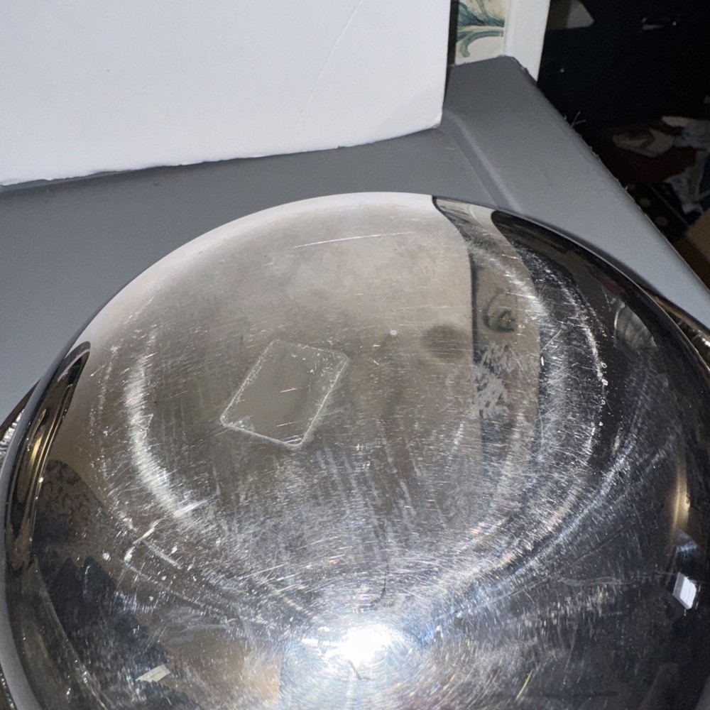 WM ROGERS 862 Silverplate Round Serving Bowl With Lid & PYREX Insert pre owned