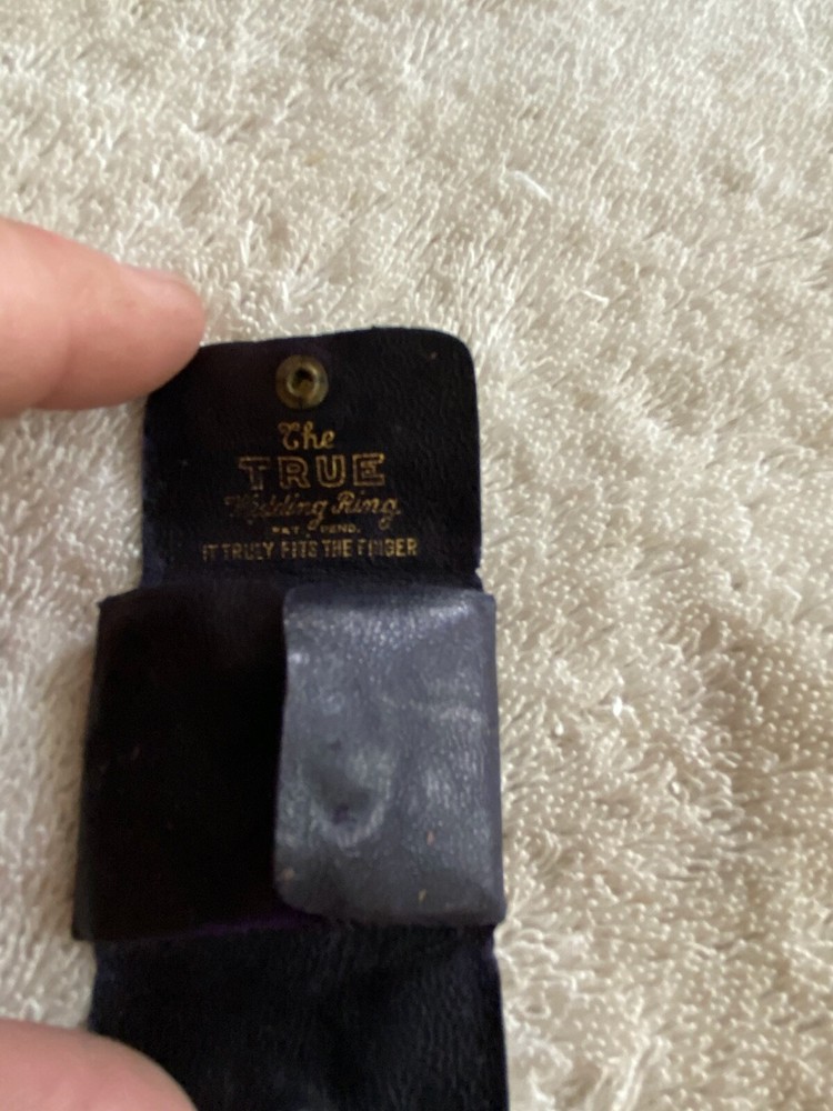 Antique The True Wedding Ring Pouch