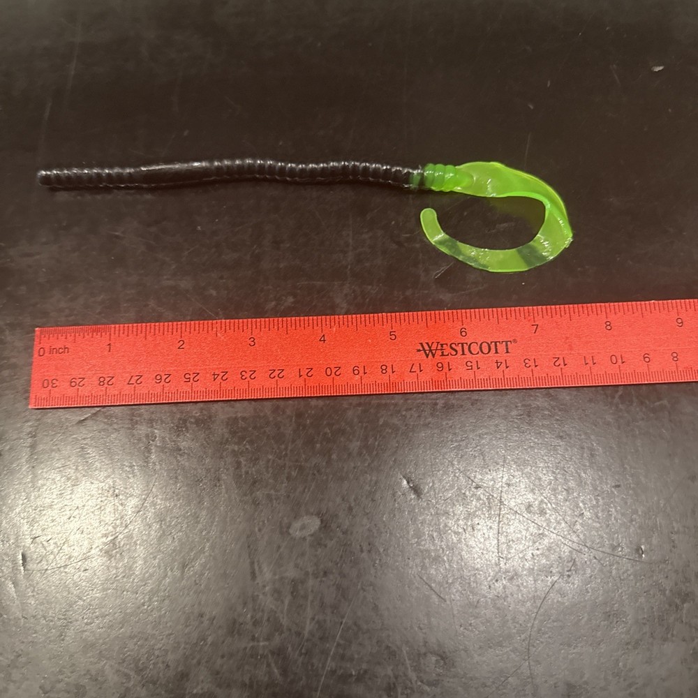 Bass Assassin - 11" Worm 10 Per Pack Black Chart Tail