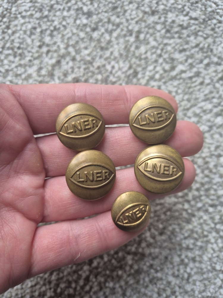 5 x LNER Railway Company Button Original