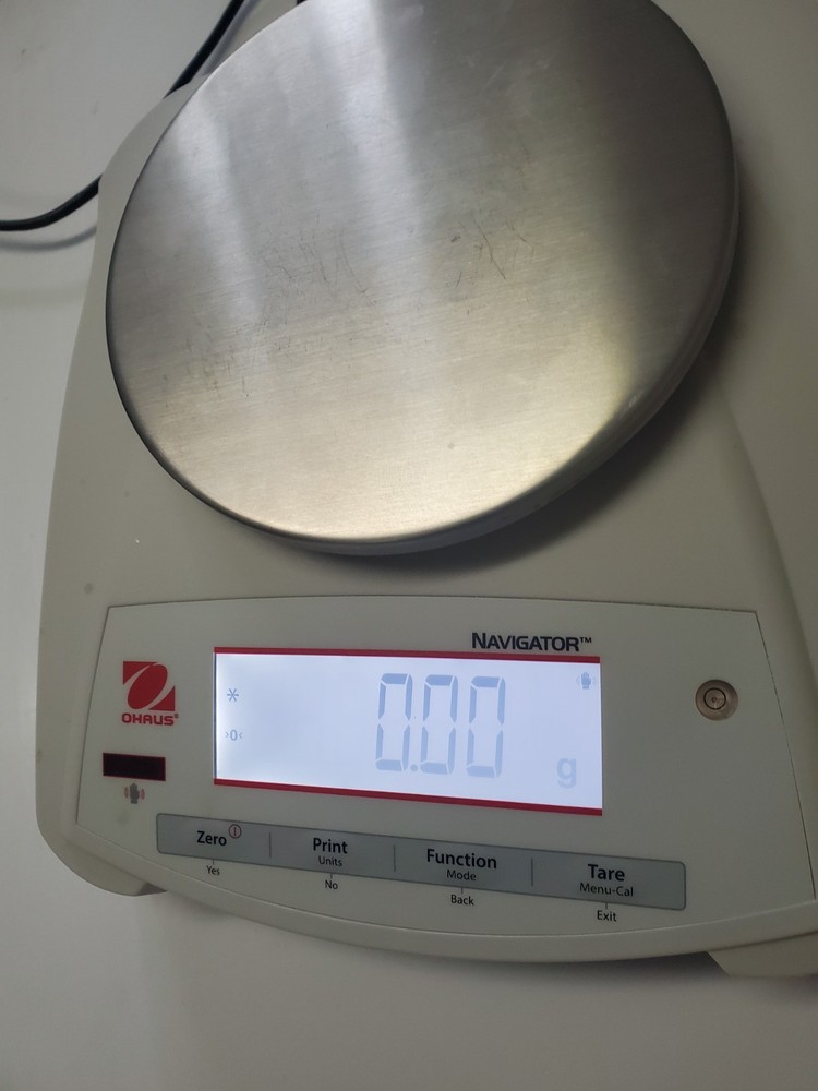 Ohaus Navigator Scale Model NV422 with USB interface TESTED working great.