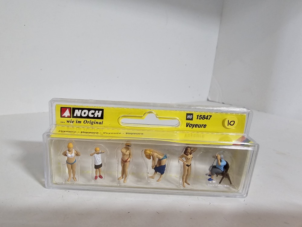 Noch Voyeurs 15847 HO Scale