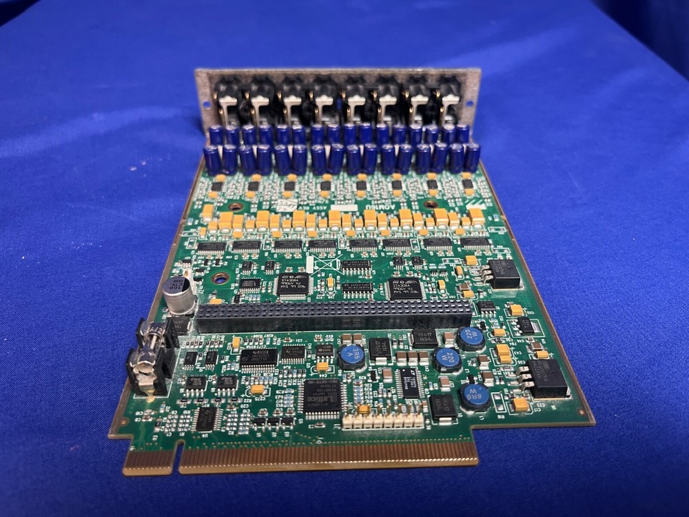 Savant AOM-016U, Stereo Preamp Output Module - 068-0107-30