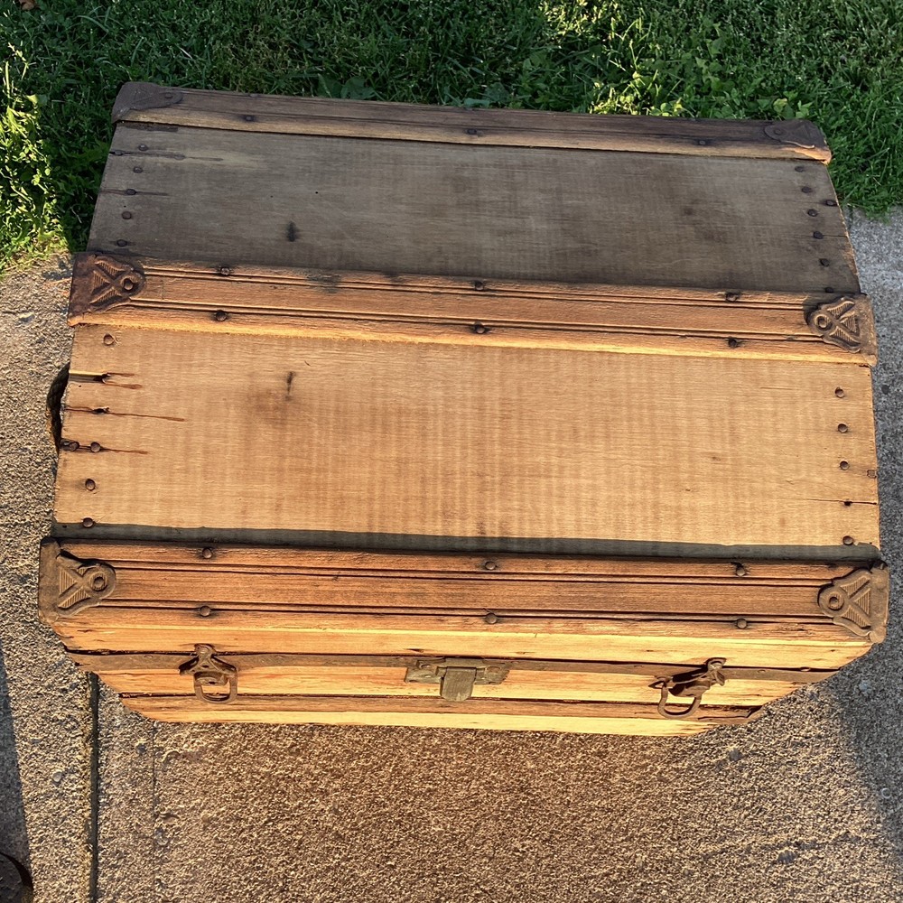 Antique pirates captains chest Trunk Camel Back