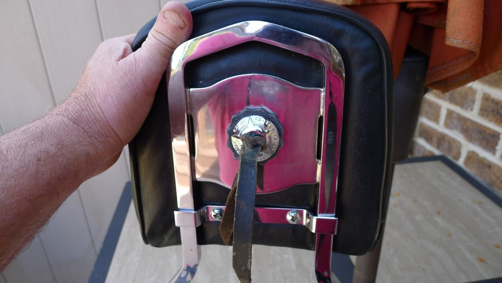 HARLEY DAVIDSON HERITAGE SOFTAIL SISSY BAR BACK REST, CONCHO, 88-99