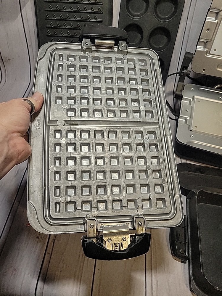 George Foreman Evolve Grill System w/ Waffle & 3 Plates / Drip Tray WORKS/ READ