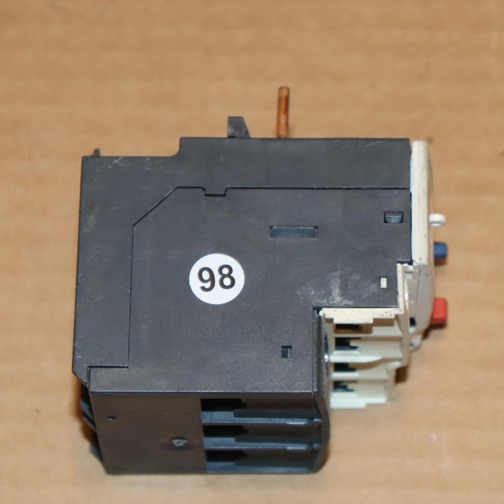 One Schneider Electric Square D LRD076 Overload Relay