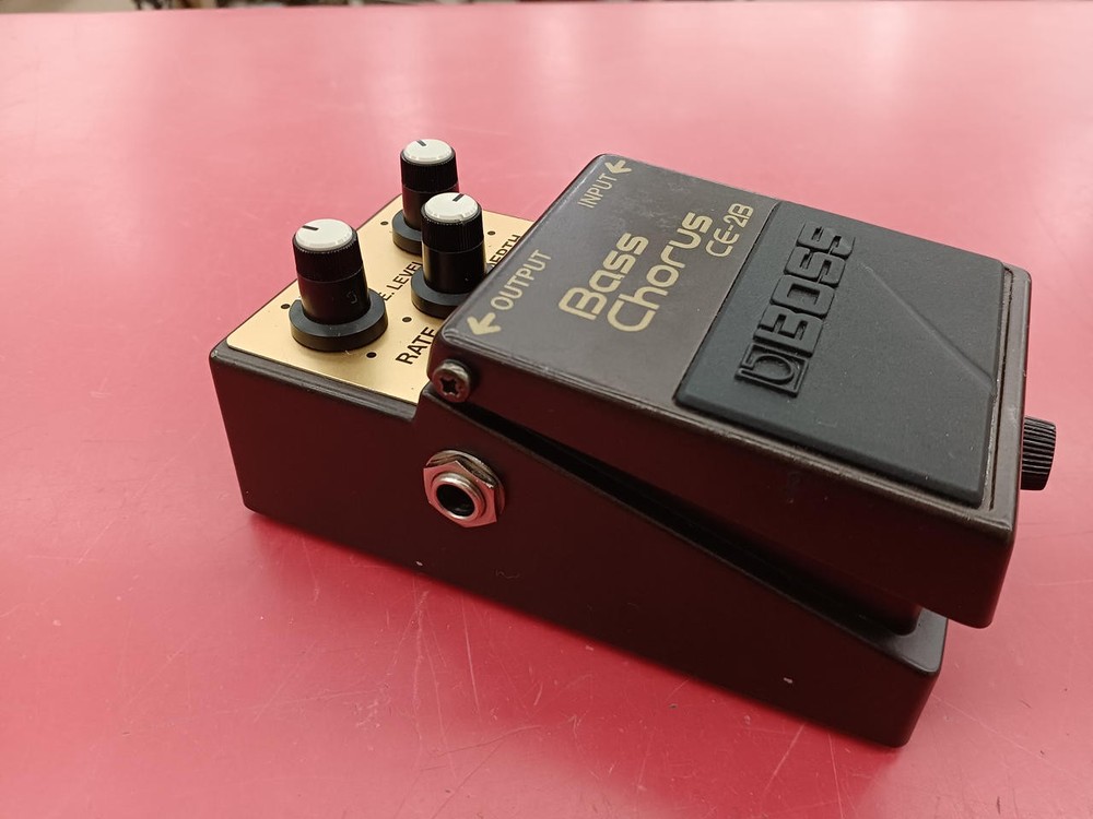 BOSS CE-2B Chorus Guitar Effects Pedal Used