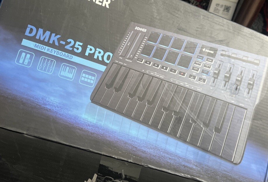 Donner DMK-25 PRO MIDI Keyboard Controller