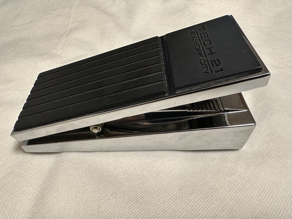 TECH21 KILLER WAIL Wah Guitar Effect Pedal