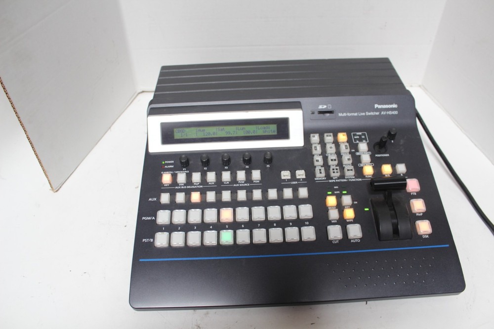 PANASONIC AV-HS400N Multi Format Live Switcher *Powers on