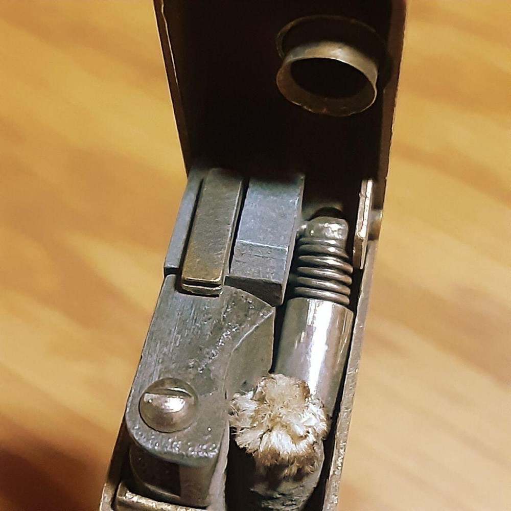 Working Dunhill oil lighter gold without box