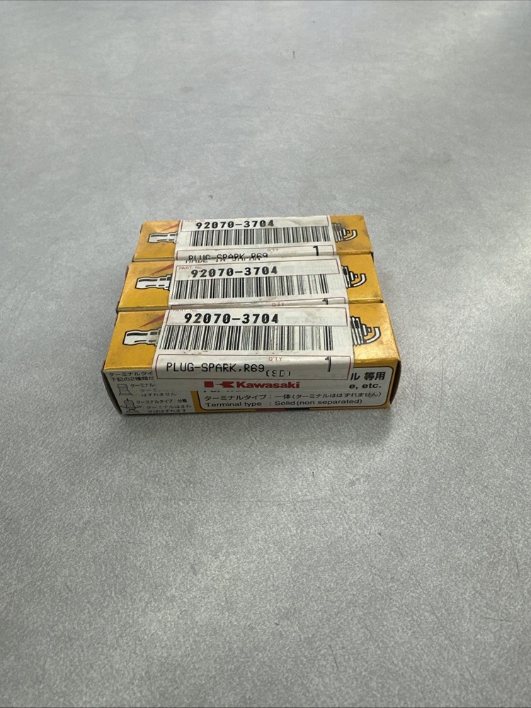 NOS NGK SPARK PLUG R6918C-9 3 PACK