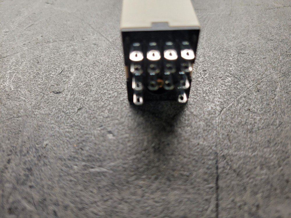 Omron H3Y-4 Timer.