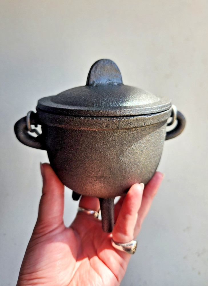 Gray Cast Iron Cauldron with Lid