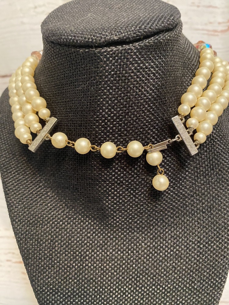 vintage faux pearl necklace