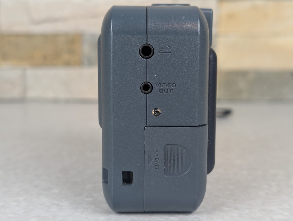 Kodak DC 3200 1.0MP Digital Camera With Case & MEMORY CARD