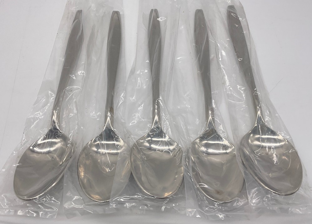 DeVille 18-8 Stainless Japan Caesar Pattern 28 Pieces Flatware Incomplete Set