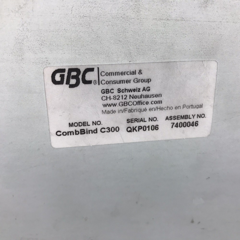 GBC Combbind C300 Binding Machine Used *Missing Bottom Tray*