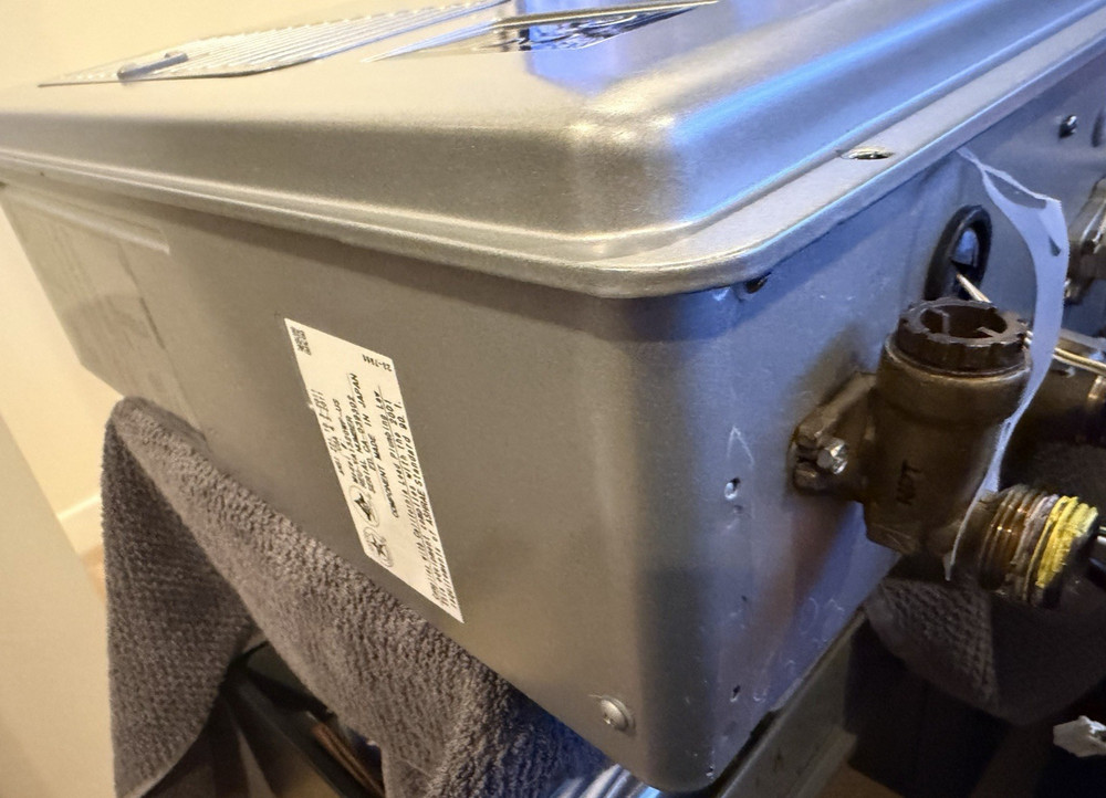 Rinnai RH180 Tankless Unit REU-VA1320WF-US - Error 63 sold As-Is (#2)