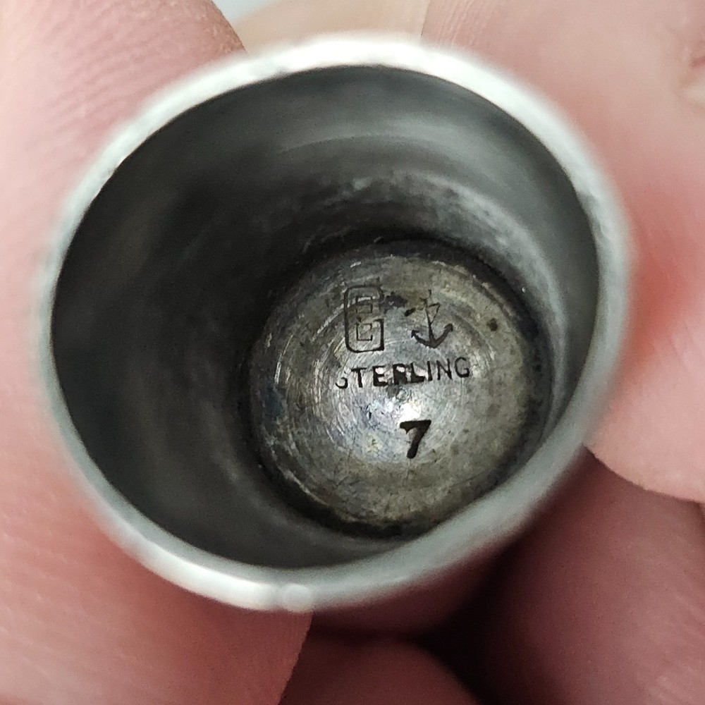 Antique Simons Brothers Silver Thimble Scroll Sterling 7