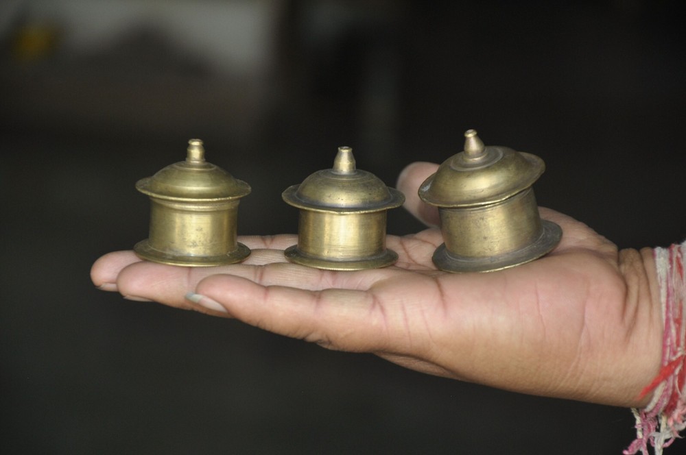 5 Pc Vintage Brass Handcrafted Fine Quality Different Pill/Powder Boxes