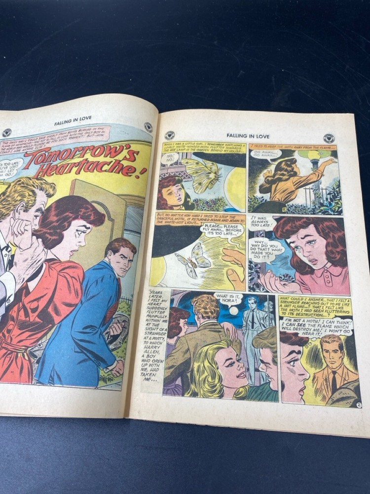 VINTAGE COMIC FALLING IN LOVE (MI1065893)