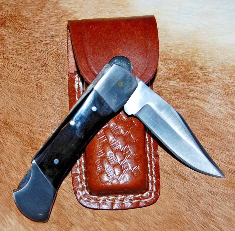 7" Classic Medium Lockback Folding Knife w/ Leather Sheath - Horn Handles