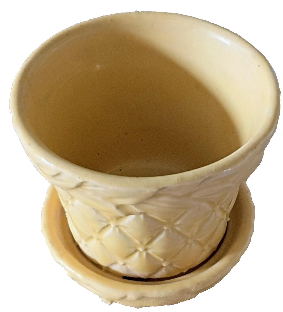 VINTAGE McCOY POTTERY QUILTED DIAMOND LEAF PLANTER