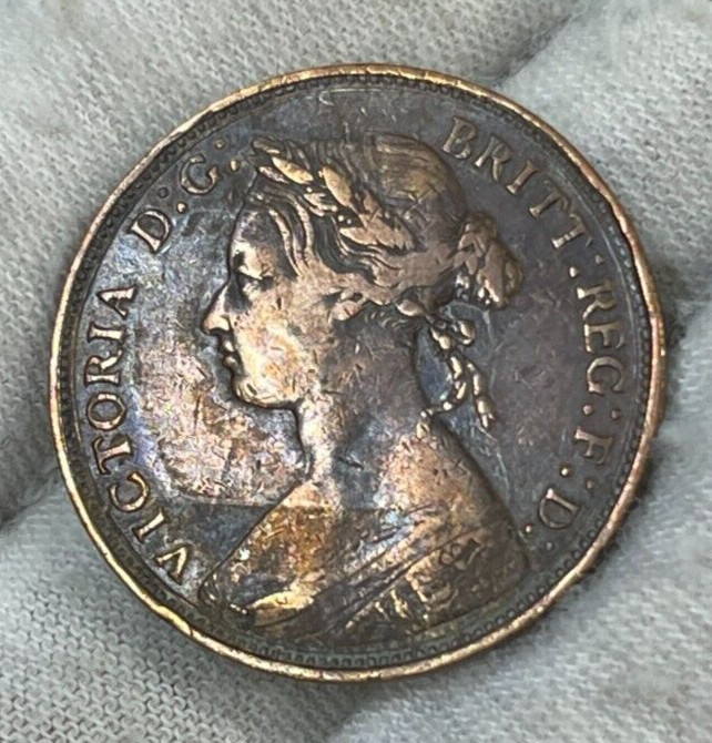1877 Great Britain Half Penny Coin