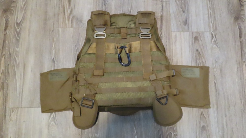 Medium Body Armor Fragmentation Protective Combat with inserts and extras
