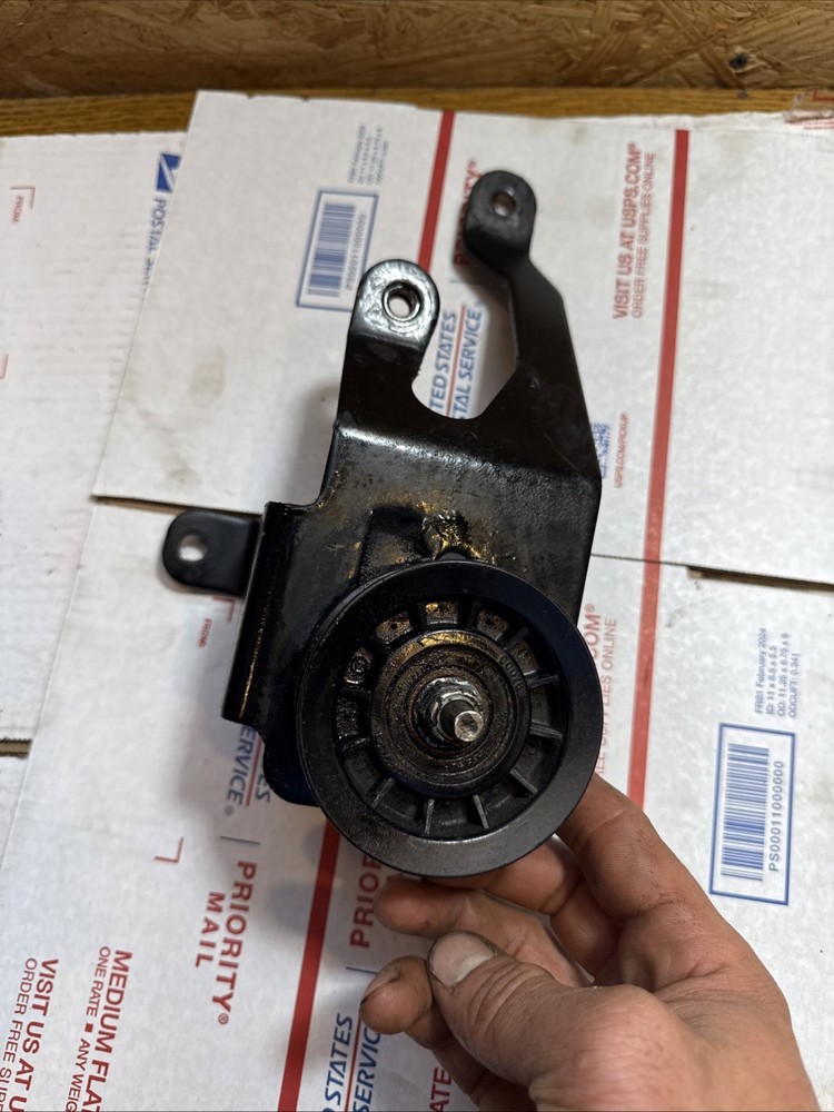 Mercruiser tensioner puller with bracket 862083