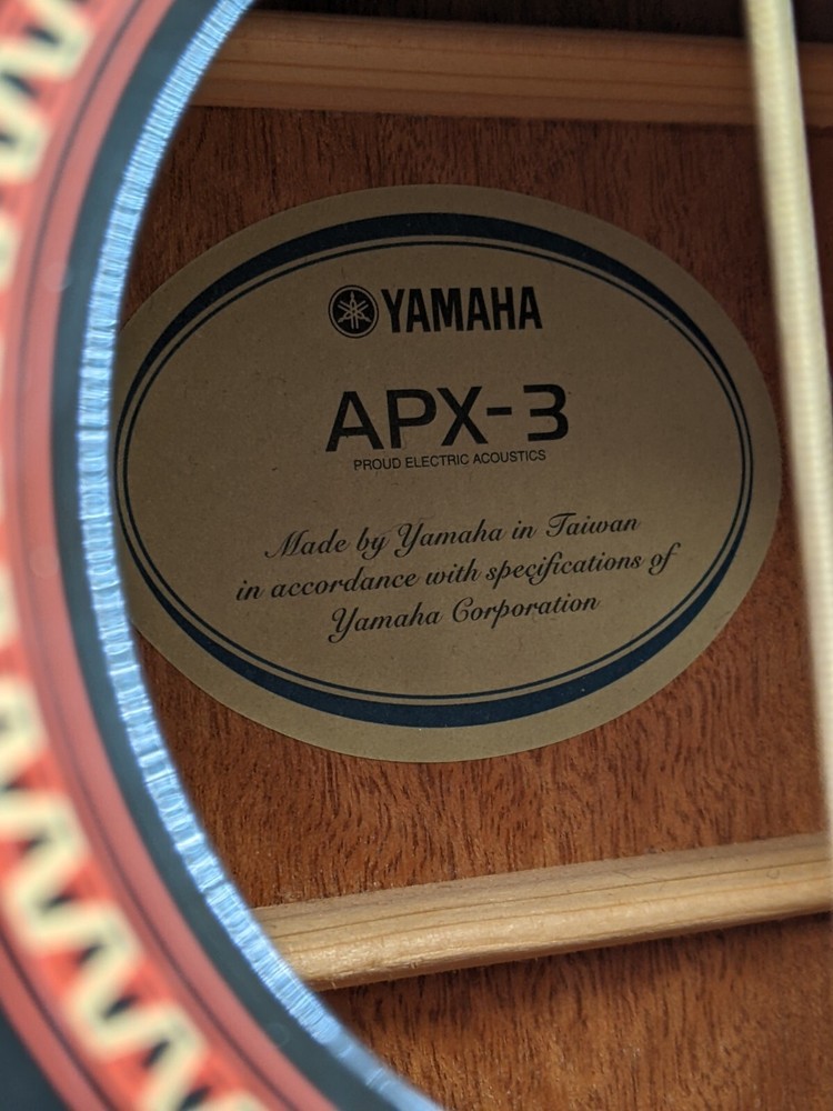 Yamaha APX-3 6-String Acoustic Electric Guitar