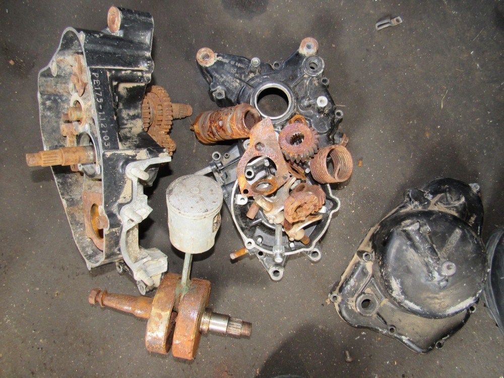 1979 suzuki pe175 lower bottom end crank cases transmission engine motor