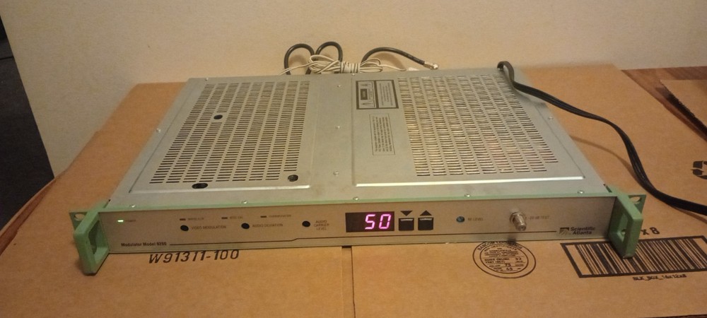 Scientific Atlanta modulator model 9280 ~Powers-up