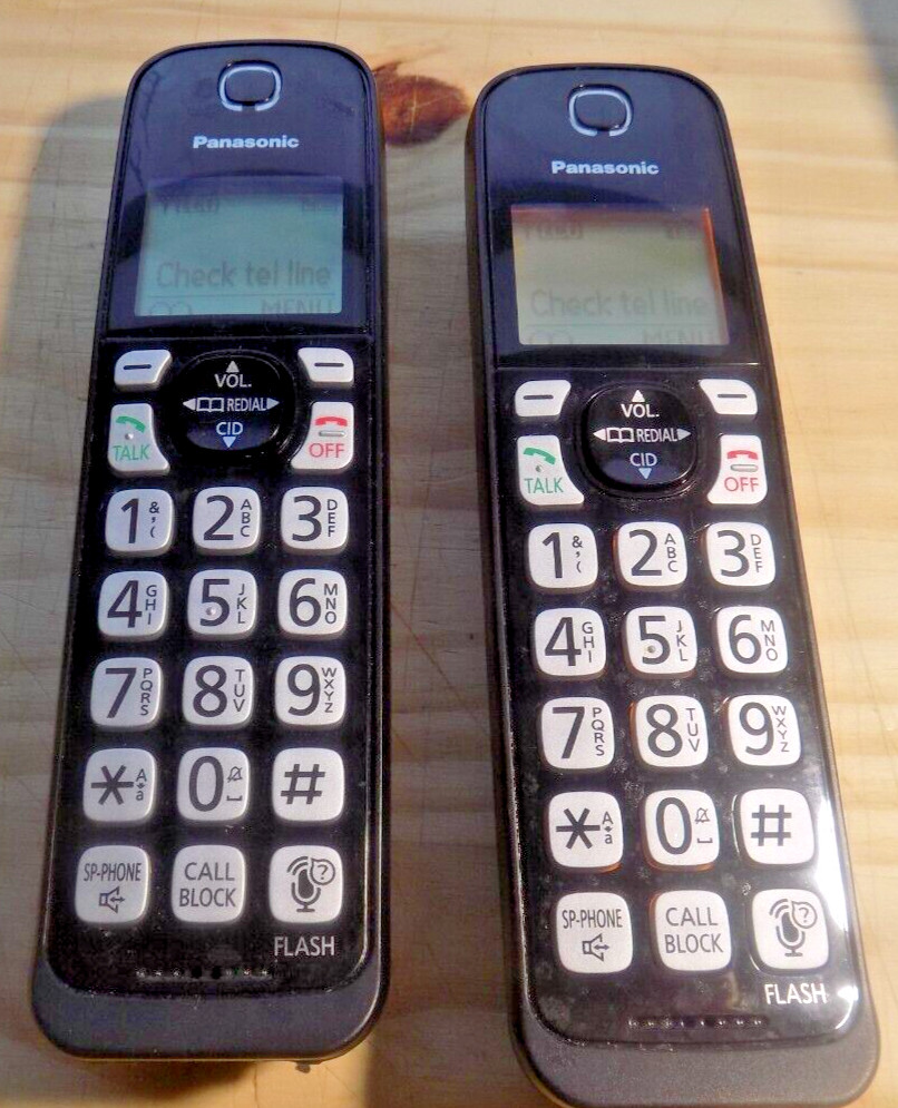 PANASONIC ANSWERING SYSTEM with Two Handsets BLUEOOTH Model KX-TG833SK