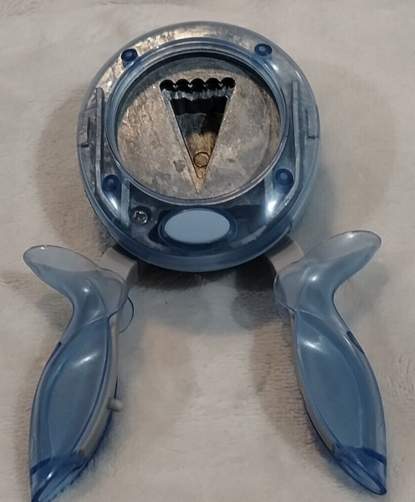 Fiskars Paper Punch Triangle 1.25" Hand Held Easy Squeeze Scrapbooking