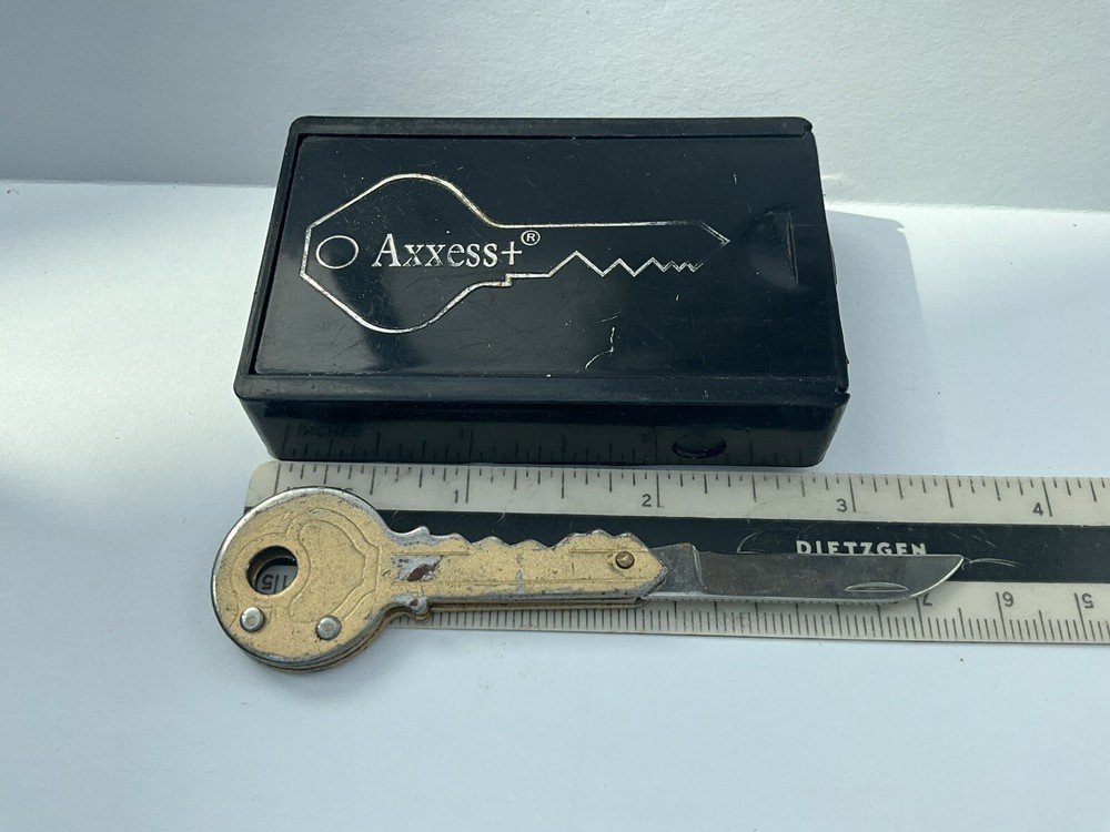 Vintage Axxess Magnetic Hide-A-Key Box