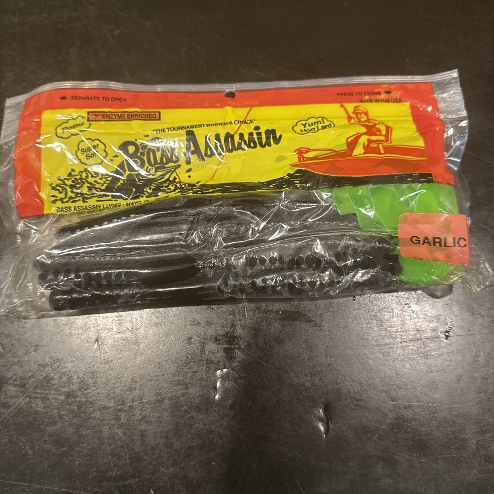 Bass Assassin - 11" Worm 10 Per Pack Black Chart Tail