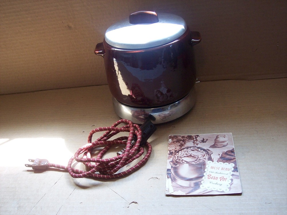 vintage West Bend Patio Server Bean Pot working heat rite base