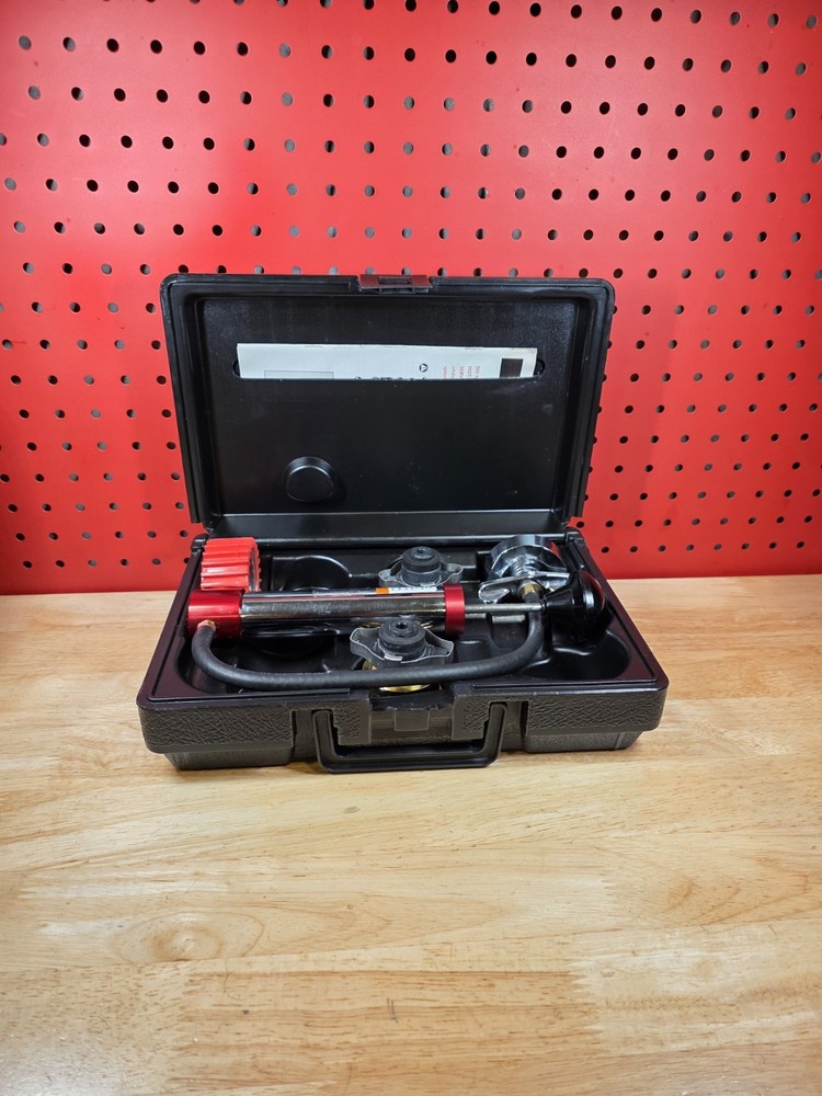 Mac Tools CST500 Cooling System Pressur Tester In Case With Adapters