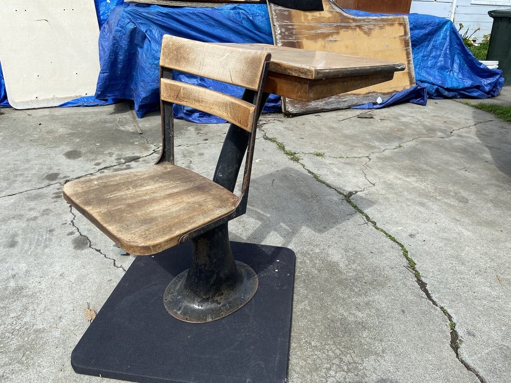 Antique ELEMENTARY SCHOOL DESKs